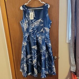 Connected Apparel Blue and White Leaf Pattern Midi Dress NEW With Tag
